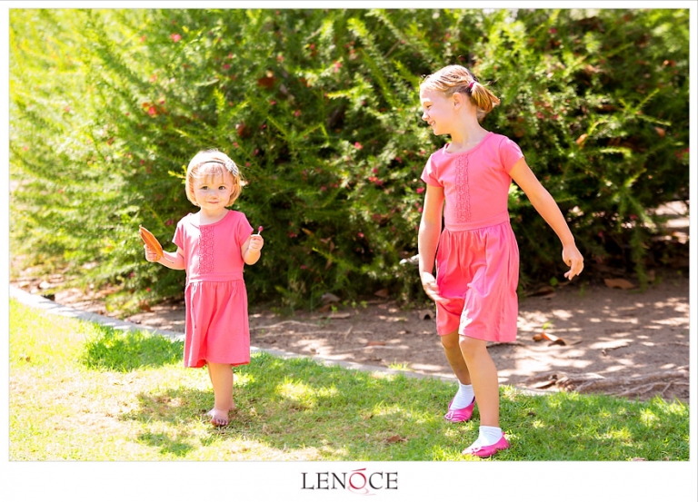 girls-playing-balboa-park-photo-san-diego-lenoce810