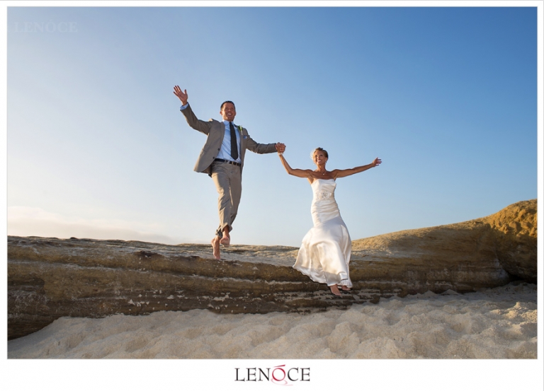 bride-groom-jump-wedding-lajolla-lenoce9-12
