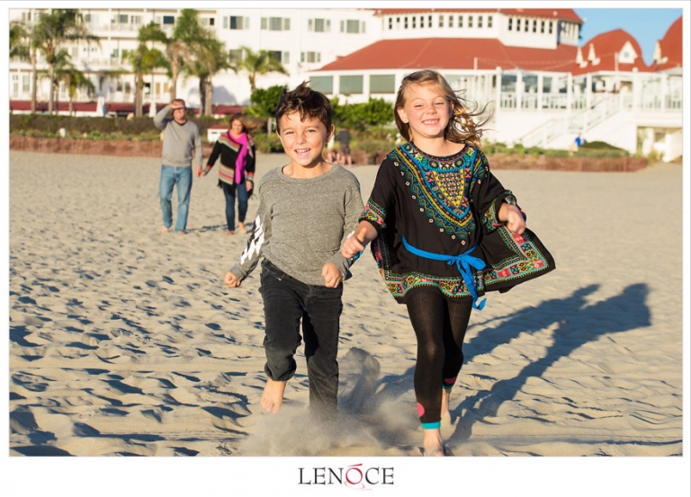 kids-playing-beach-coronado-lenoce11-19