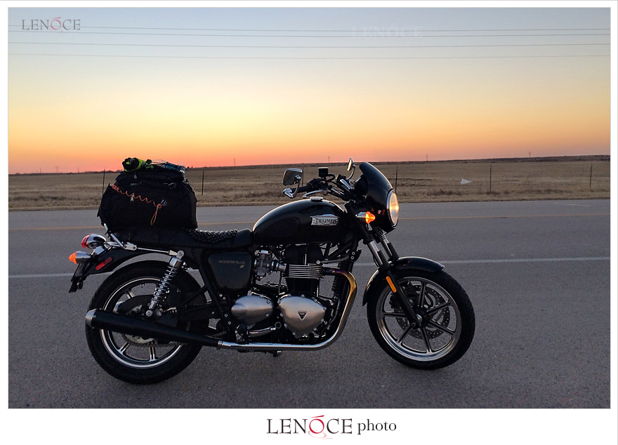 triumph-bonneville-texas-sunset-lenoce