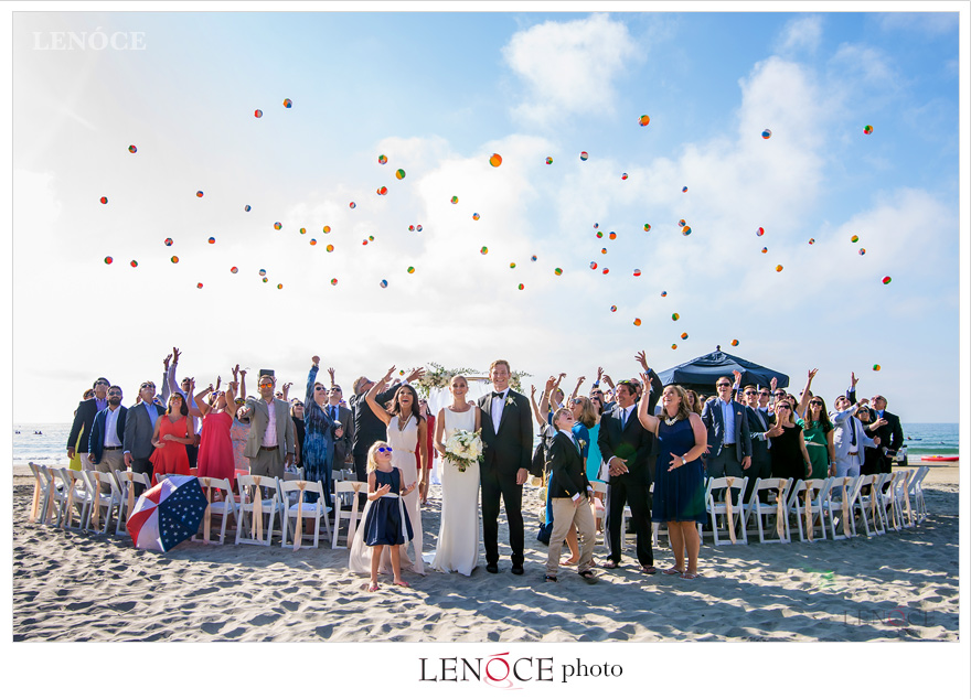 beach-ball-throw-wedding-lajolla-lenoce9-17